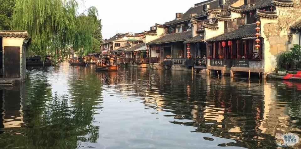 探索每天早上起来头上有一个地方浮肿很硬,但是隔一段时间就消失了,这是怎么回事,尽享知识星球之旅